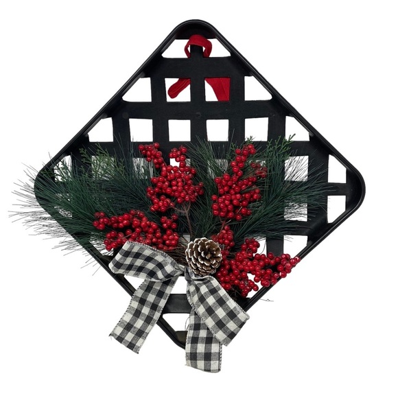 Handcrafted Holiday Hanging Wall Decor. - Picture 1 of 6